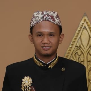groom